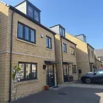 בית נופש Dairy Whitby- Hot Tub - 4 Beds