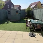 בית נופש Dairy Whitby- Hot Tub - 4 Beds